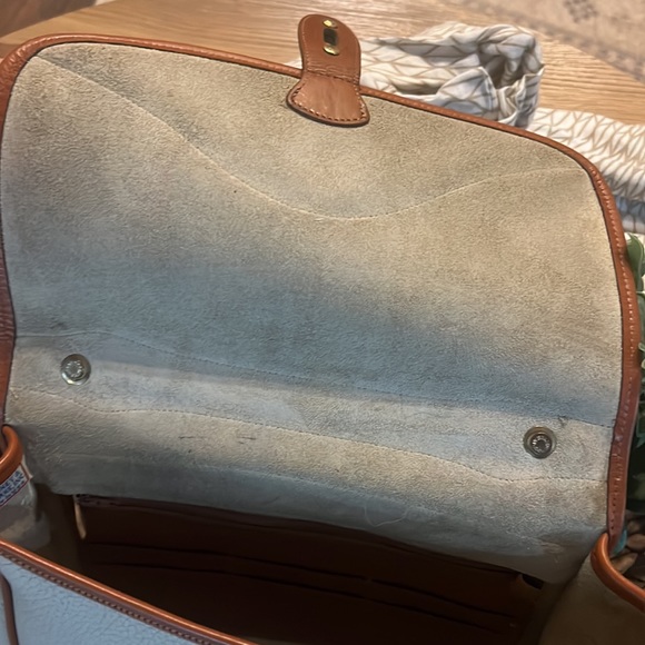 90s Vintage AUTHENTIC Dooney and Bourke Leather Carrier (B701) Bone/British Tan - Picture 11 of 12